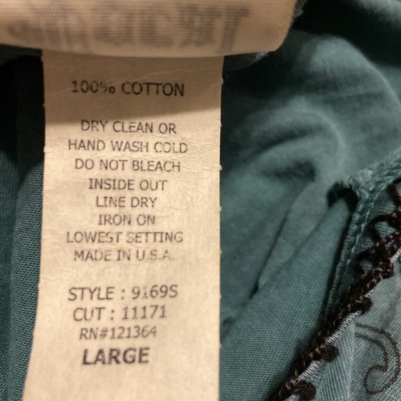 Vocal Brand Rhinestone fleur de le T Shirt. 100% cotton. Size Large. Never worn. - Picture 8 of 10